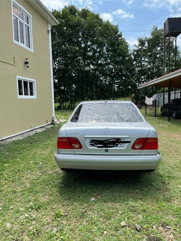 Mercedes E 200 1997, 369,200 km - 2.0 l - Masallı