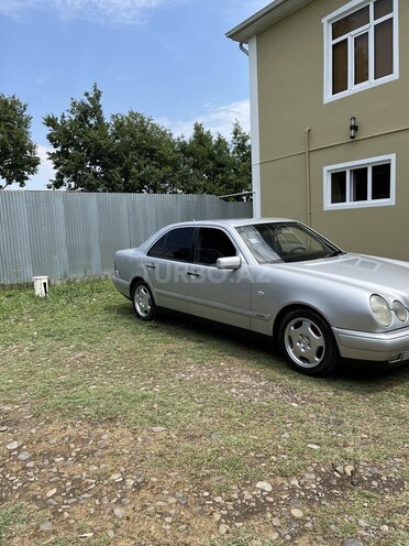 Mercedes E 200 1997, 369,200 km - 2.0 l - Masallı