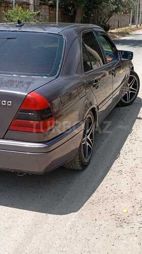 Mercedes C 200 1994, 374,000 km - 2.0 l - Salyan