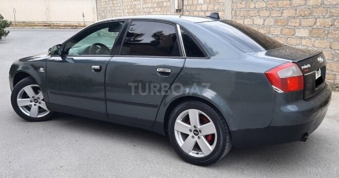 Audi A4 2004, 335,000 km - 1.8 l - Bakı