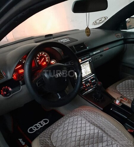 Audi A4 2004, 335,000 km - 1.8 l - Bakı