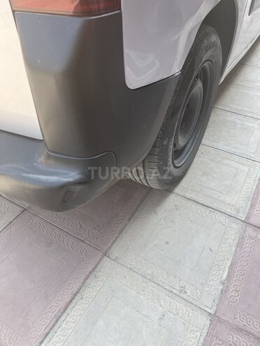 Peugeot  2013, 310,000 km - 1.6 l - Bakı