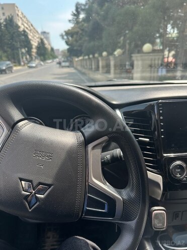 Mitsubishi L200 2023, 72,000 km - 2.4 l - Bakı