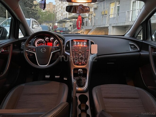 Opel Astra 2015, 143,000 km - 1.6 l - Bakı