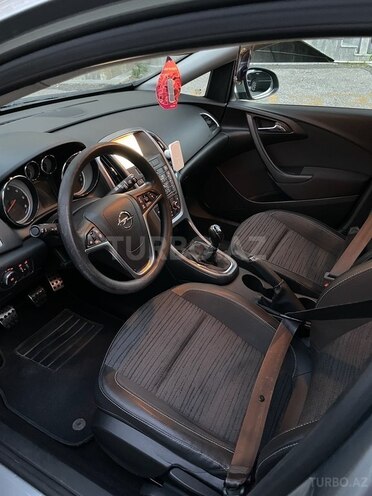 Opel Astra 2015, 143,000 km - 1.6 l - Bakı