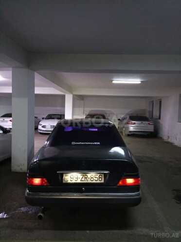 Mercedes E 220 1994, 422,000 km - 2.2 l - Bakı
