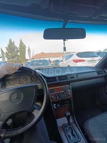 Mercedes E 220 1994, 422,000 km - 2.2 l - Bakı