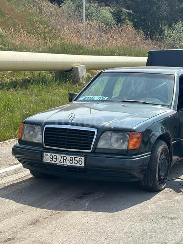 Mercedes E 220 1994, 422,000 km - 2.2 l - Bakı