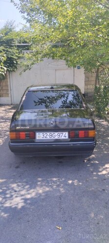Mercedes 190 1993, 300,000 km - 0.2 л - Ucar