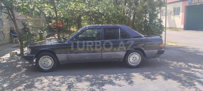 Mercedes 190 1993, 300,000 km - 0.2 л - Ucar