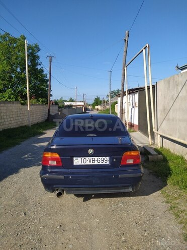BMW 525 2001, 360,000 km - 2.8 l - Quba
