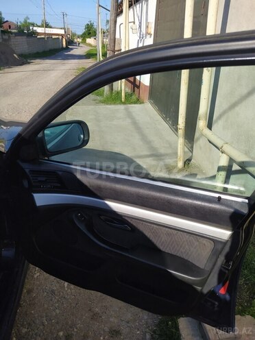 BMW 525 2001, 360,000 km - 2.8 l - Quba