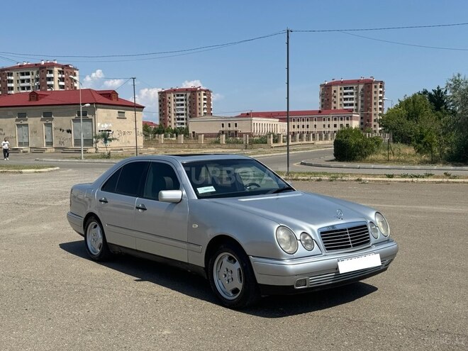 Mercedes E 240 1998, 327,805 km - 2.4 l - Mingəçevir