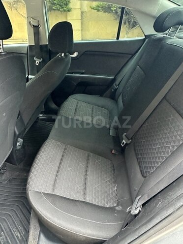 Kia Rio-9