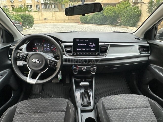 Kia Rio-10