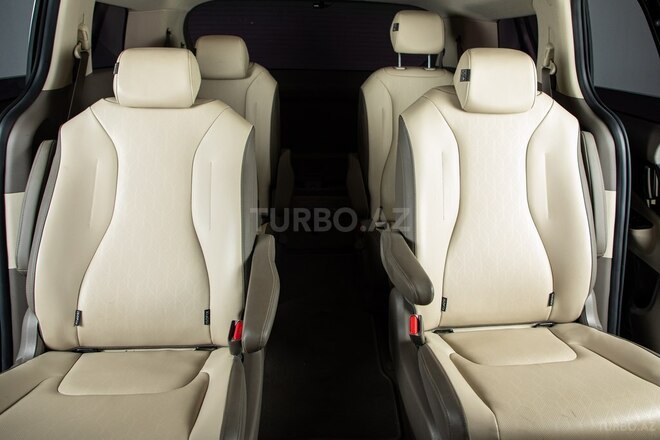 Kia Carnival-25