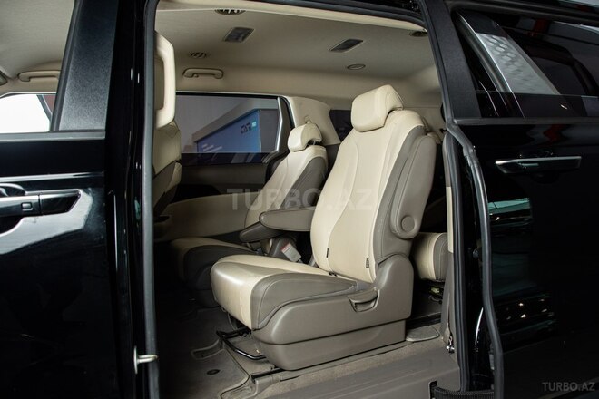 Kia Carnival-30