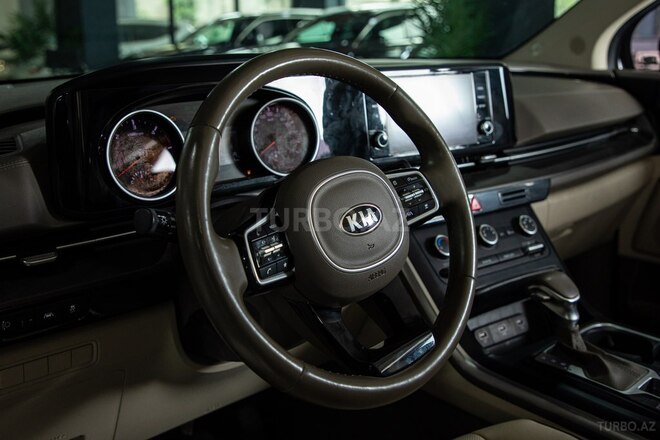 Kia Carnival-8