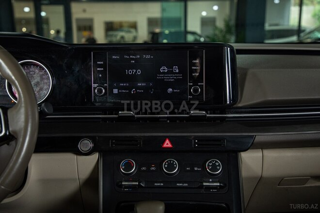 Kia Carnival-14