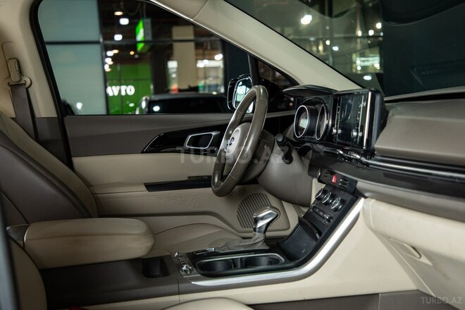 Kia Carnival-19