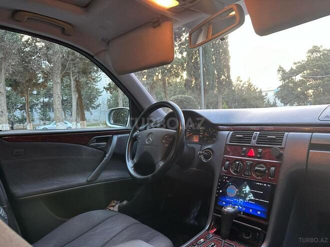 Mercedes E 220 d 2000, 325,468 km - 2.2 l - Sumqayıt