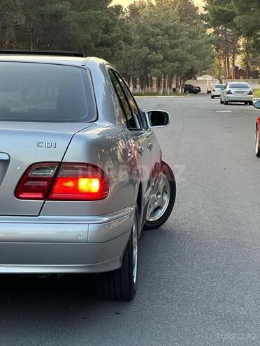 Mercedes E 220 d 2000, 325,468 km - 2.2 l - Sumqayıt