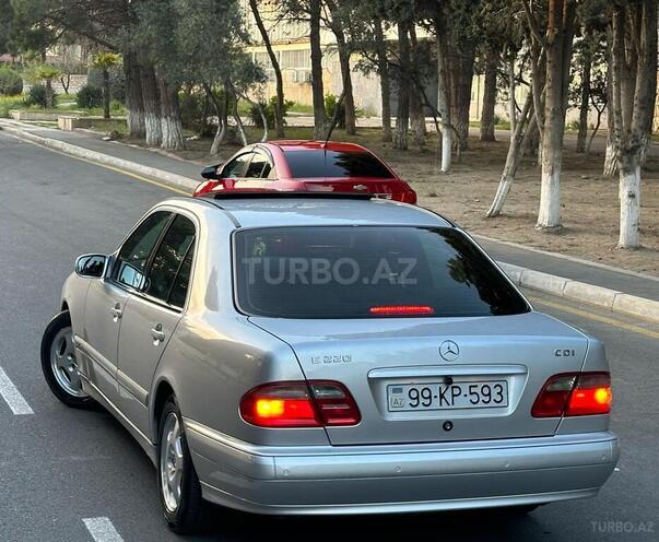 Mercedes E 220 d 2000, 325,468 km - 2.2 l - Sumqayıt