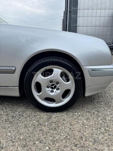 Mercedes E 240 1999, 398,000 km - 2.6 l - Bakı