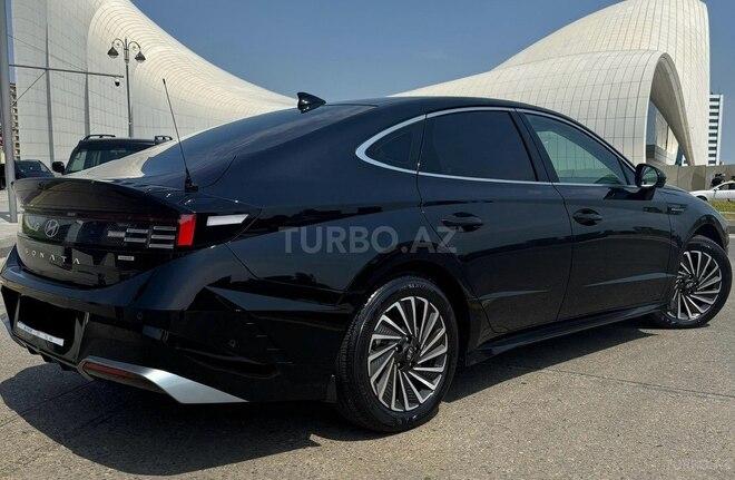 Hyundai Sonata-4