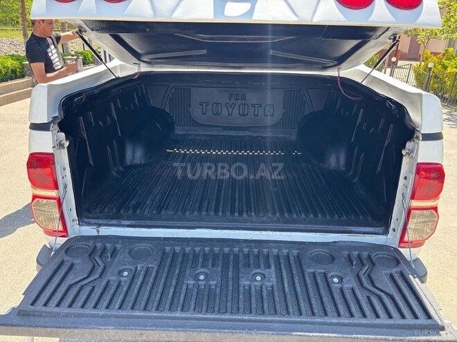 Toyota Hilux 2011, 178,000 km - 2.5 л - Bakı