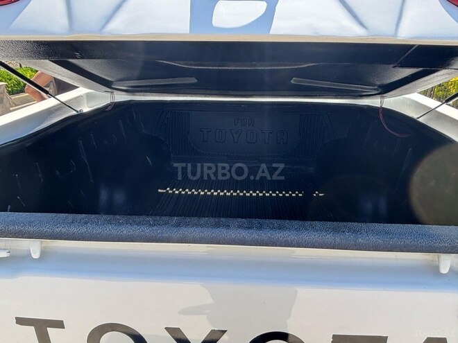 Toyota Hilux 2011, 178,000 km - 2.5 л - Bakı