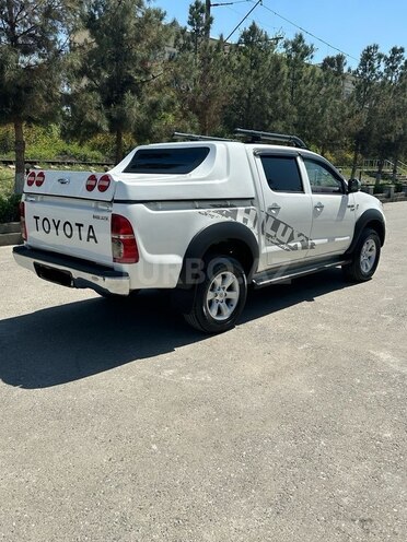 Toyota Hilux 2011, 178,000 km - 2.5 л - Bakı