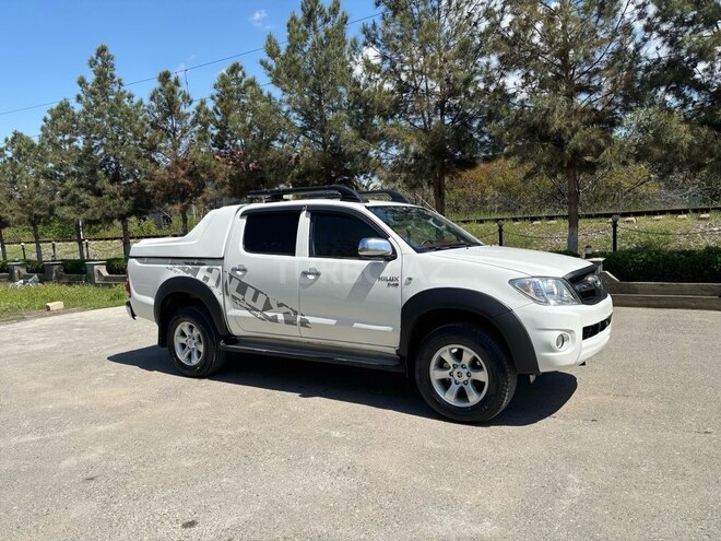 Toyota Hilux 2011, 178,000 km - 2.5 л - Bakı