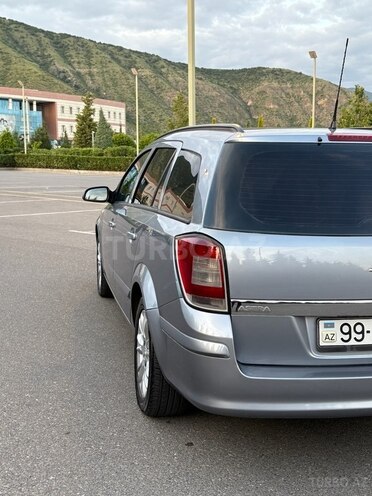 Opel Astra 2009, 307,000 km - 1.3 l - Şəki