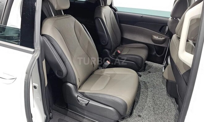 Kia Carnival-8