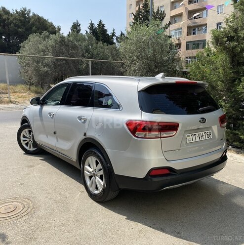 Kia Sorento-8