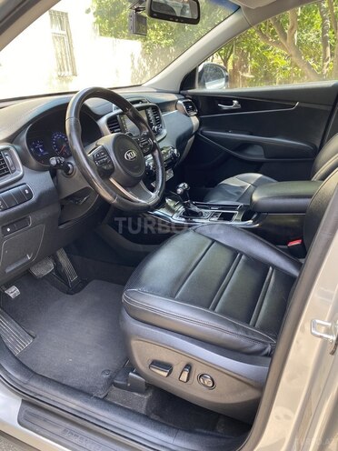 Kia Sorento-11