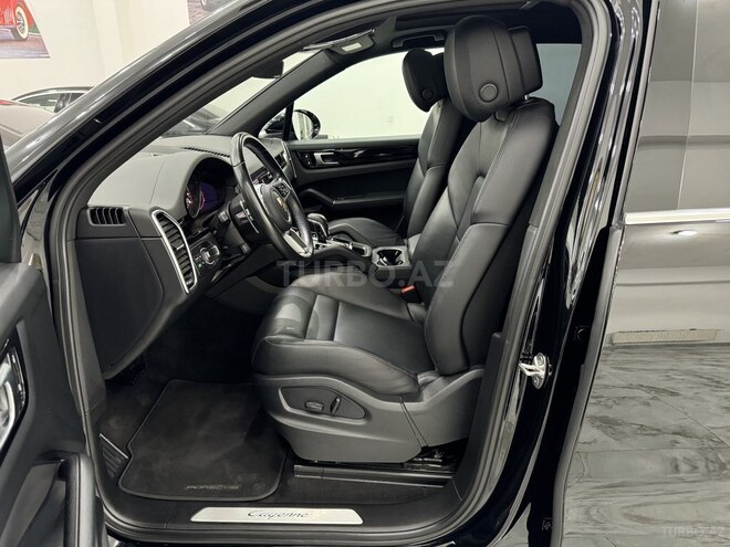 Porsche Cayenne-8