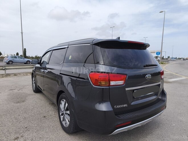 Kia Carnival 2016, 180,000 km - 2.2 l - Bakı