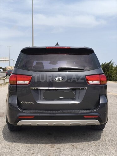 Kia Carnival 2016, 180,000 km - 2.2 l - Bakı