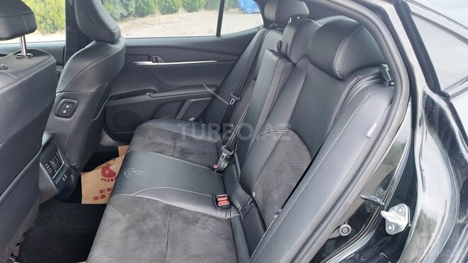 Toyota Camry-11