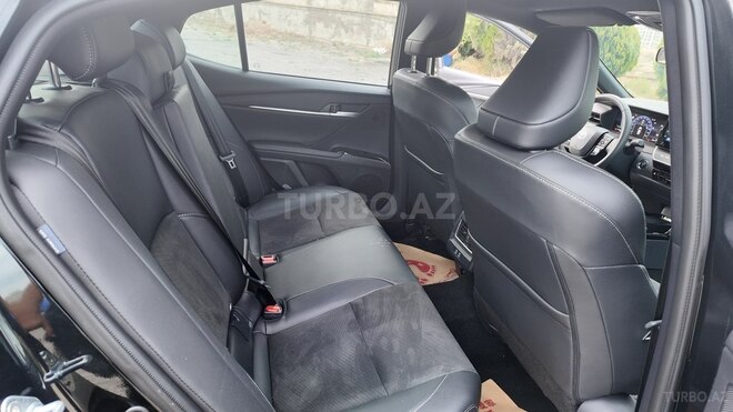 Toyota Camry-15