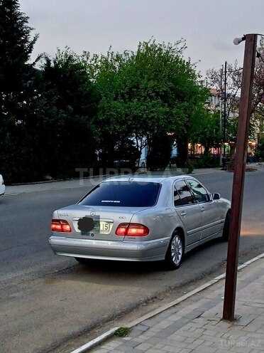 Mercedes E 220 d 2000, 500,000 km - 2.2 l - Masallı