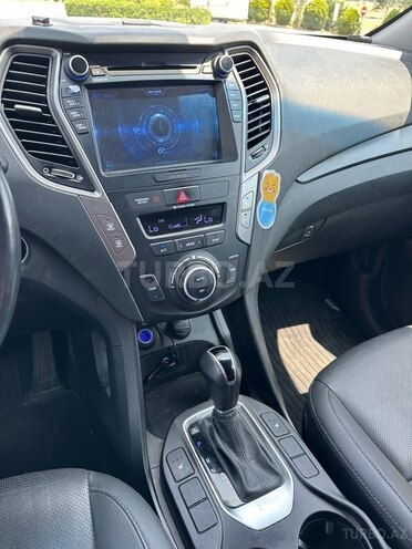 Hyundai Santa Fe-13