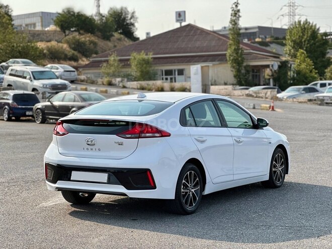 Hyundai IONIQ-7