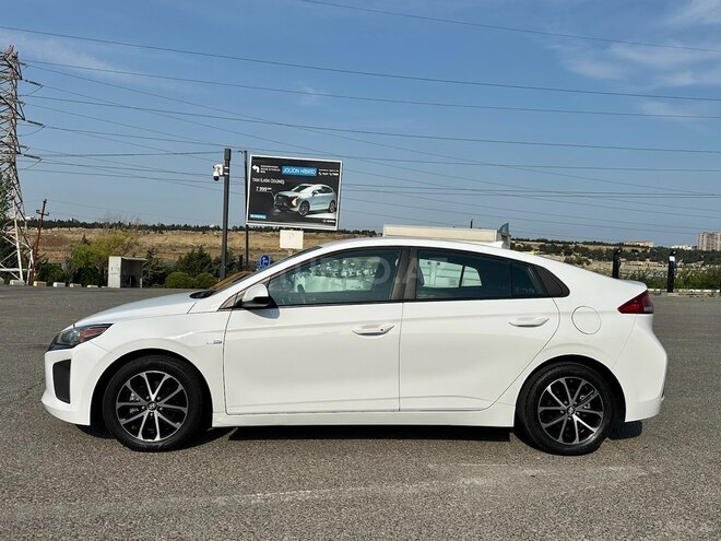 Hyundai IONIQ-4