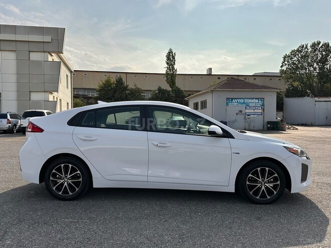 Hyundai IONIQ-3