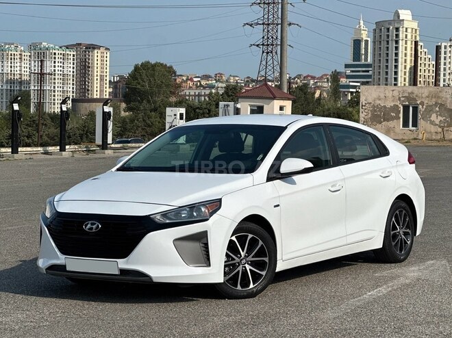 Hyundai IONIQ-1