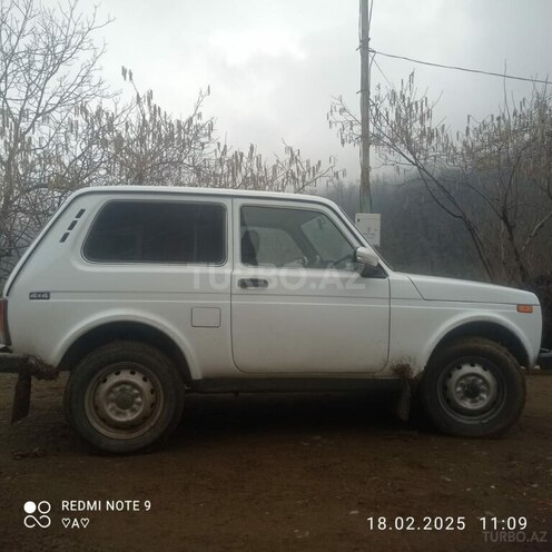 LADA (VAZ) Niva 2010, 175,000 km - 1.7 l - Astara