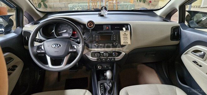 Kia Rio-9